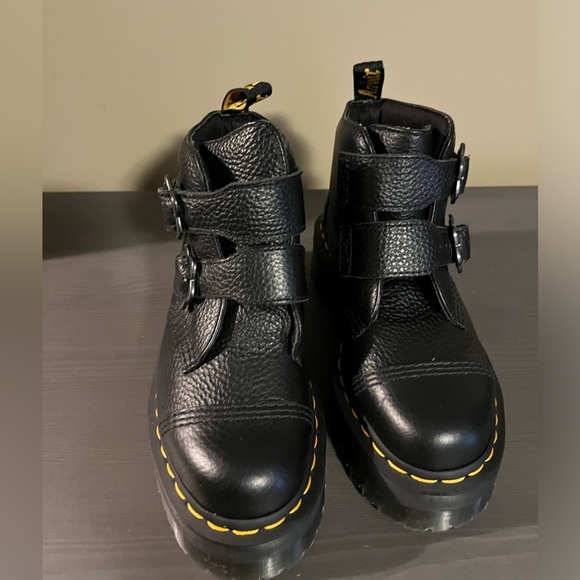 DR. Martens Devon Flower Quad Boots NWOB - Picture 4 of 16